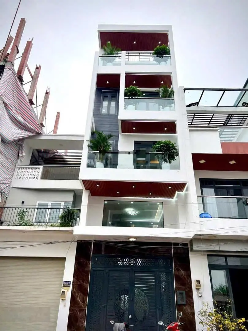Chốt lẹ nhà tại Nguyễn Thị Thập, Tân Phong, Quận 7/ giá cực tốt DT 52m2/ sổ riêng