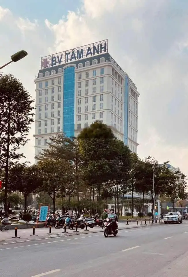 Bán nhà phố Hồng Tiến, DT 55m2 * m tiền 4.65m * 6 tầng thang máy, sau 1 nhà ra mặt phố kinh doanh