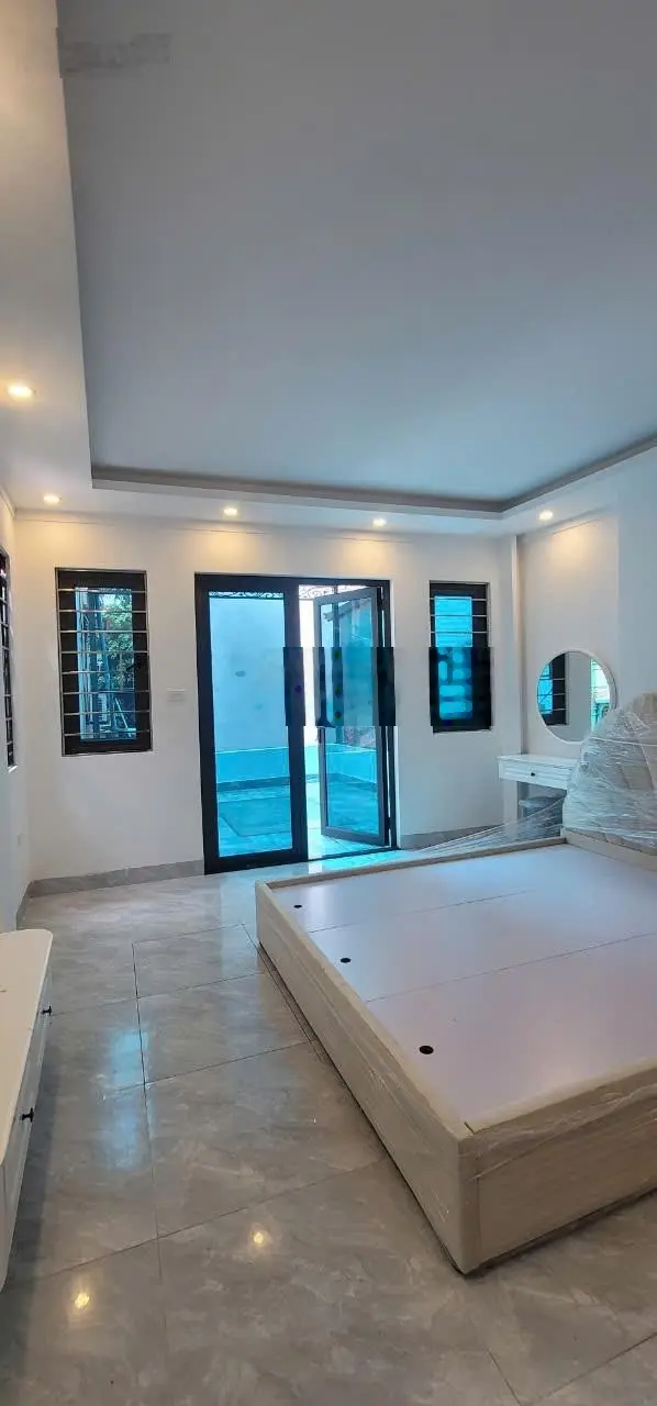 Bán nhà phố Ngô Thì Nhậm 50m2 5 tầng 4m mt 8.5 tỷ