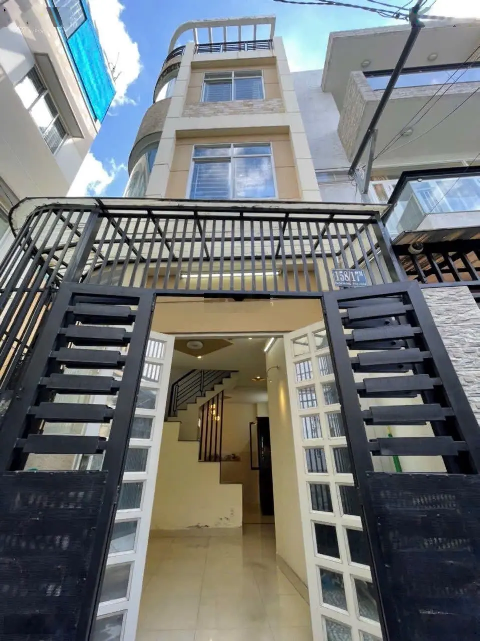 Bán nhà P13, Q10 DT sàn 95,6m2 DT 3,35 m2 x 9m2, nở hậu 4,2m 1 trệt, 2 lầu, 4PN 3WC, giá 5.5 tỷ sổ