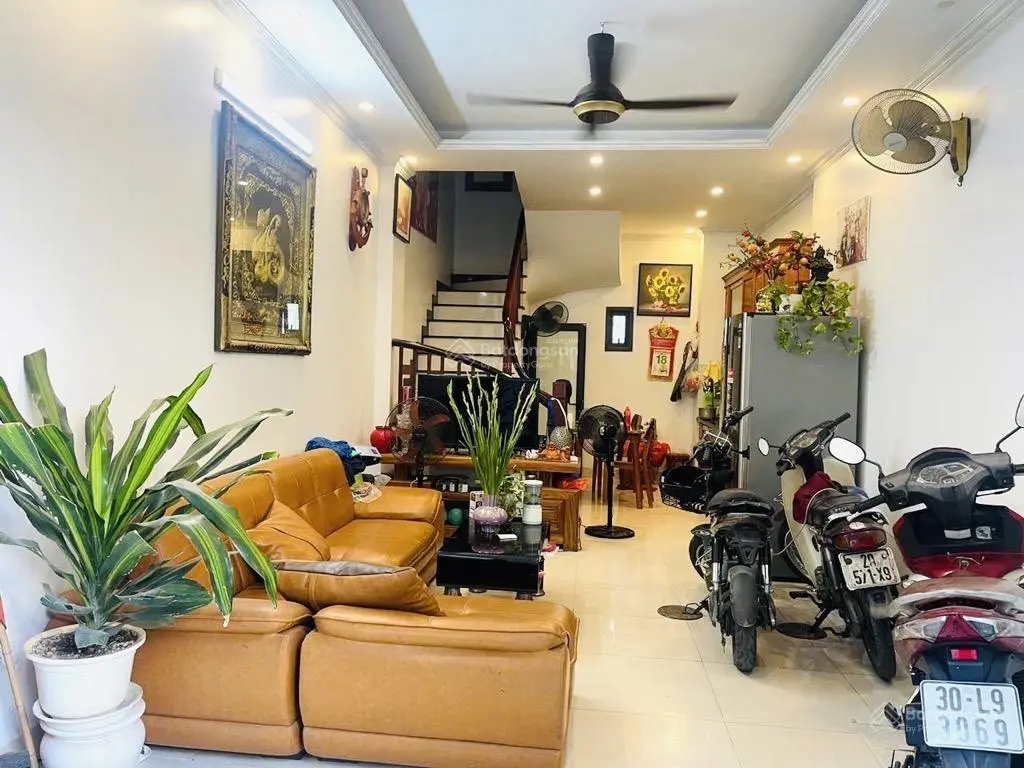 Bán nhà siêu hiếm trung tâm phố Ngọc Lâm giá quá lời
