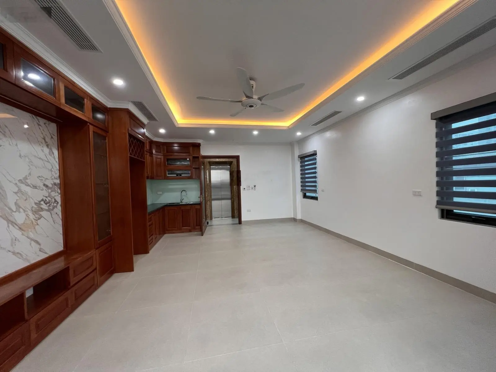 Siêu phẩm Toà văn phòng 58m2 8 tầng cực đẹp, mặt phố Kinh doanh Nguyễn Cơ Thạch, Nguyễn Đổng Chi