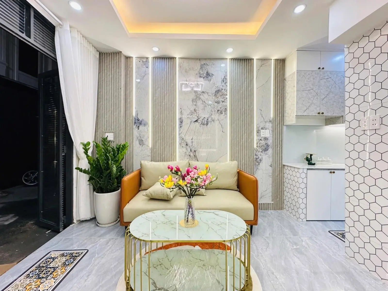 1 tỷ 5 có ngay nhà mặt tiền đường gần chợ bình chánh - đang cho thuê 8tr / 1 tháng