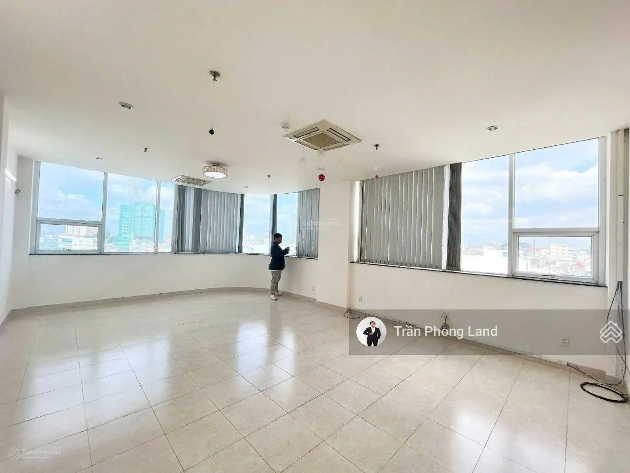 Chính chủ gửi cho thuê Tòa nhà góc 2 mặt tiền 82-84 Lê Quang Định, P14, Q. Bình Thạnh, 0908 140 ***