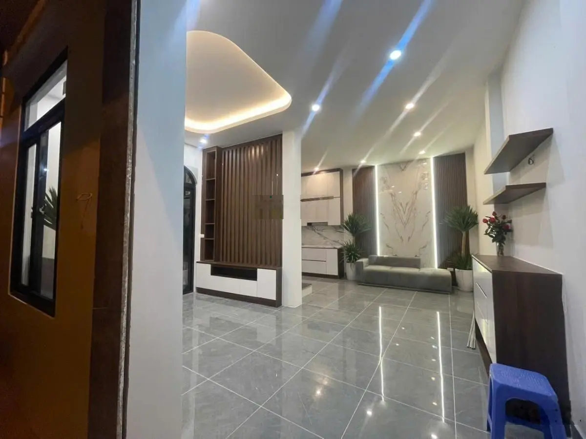 Bán nhà Cầu Giấy ngõ thông, 50m ra mặt phố, hai thoáng DT 45m2 x MT 5m giá 11,5 tỷ