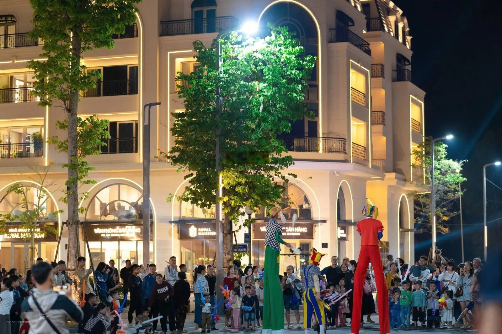 Bán shophouse Royal Mansion, Hùng Vương, Tân Tiến, Bắc Giang, giá tốt, 12,3 tỷ, 84m2