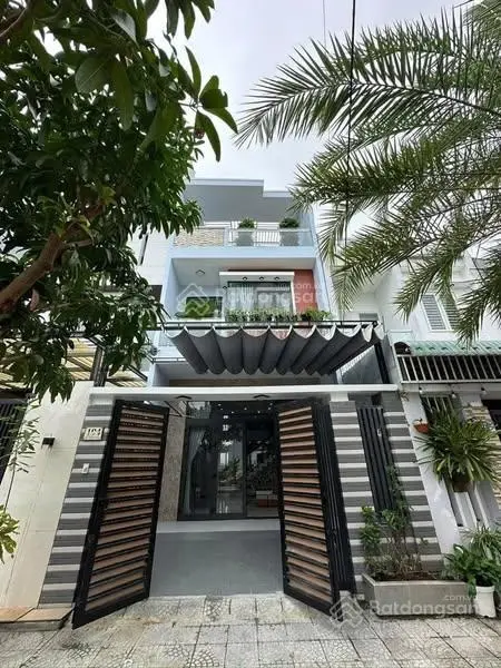 Cần bán nhà 3 tầng đường Bùi Công Trừng (Đông Bắc) - giá rẻ tại Hoà Xuân