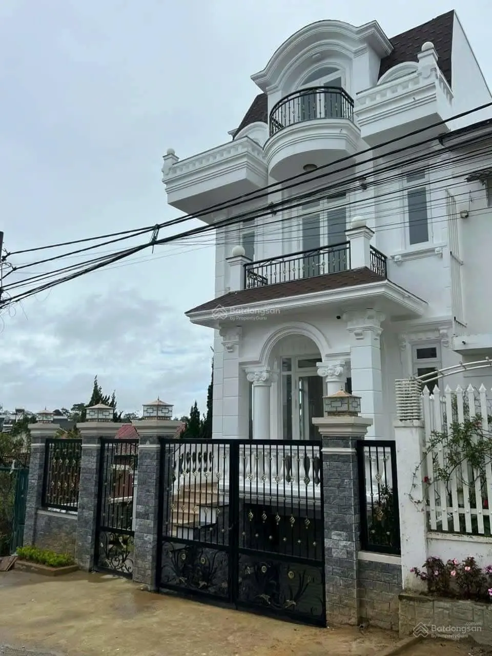 Bán biệt thự mới xây KQH An Sơn, Phường 04, TP Đà Lạt. DT: 144 m2. Giá: 19,2 tỷ. LH: 0908 748 ***