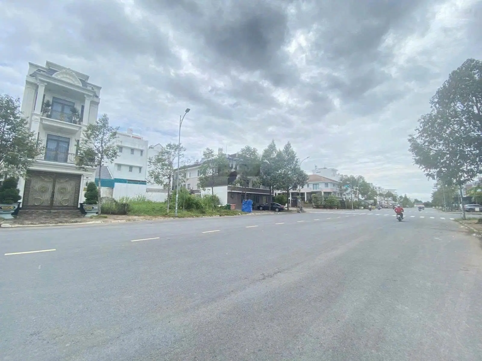 Bán nhanh đất 120m2/450tr SHR tại Võ Văn Kiệt, P9, Vĩnh Long gần Chợ Đêm Vĩnh Long