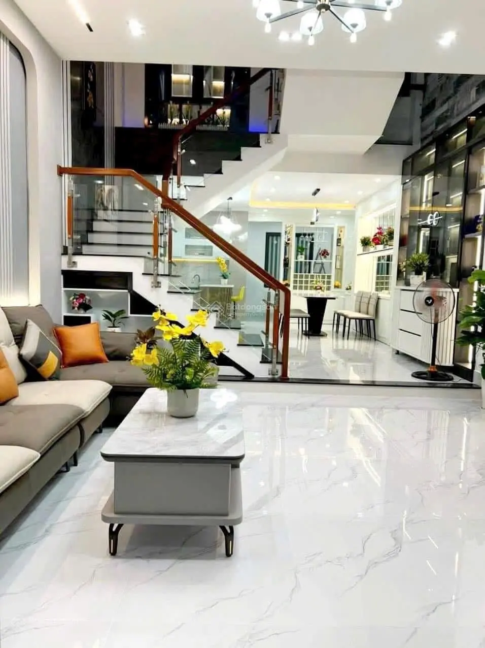 Chính chủ cần bán gấp căn nhà mặt tiền Võ Văn Ngân, Linh Chiểu, TĐ giá 4.25TỶ, thích hợp đầu tư,SHR