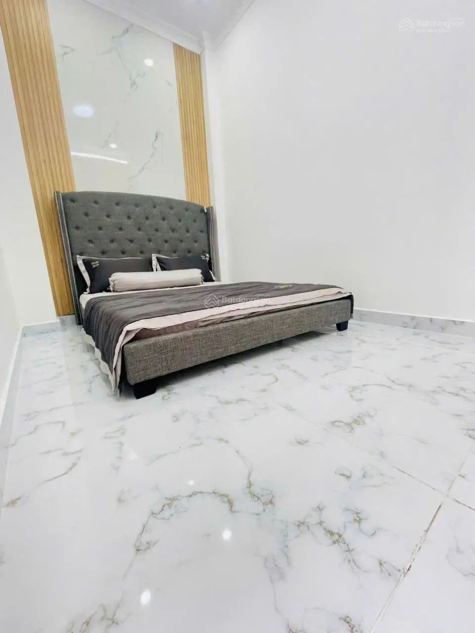 NGỘP QUÁ RA GẤP - Nhà Lê Thị Bạch Cát, Q.11 - 42m2 2PN, Giá 3 tỷ 290. Alo em xem sổ 039 3089627
