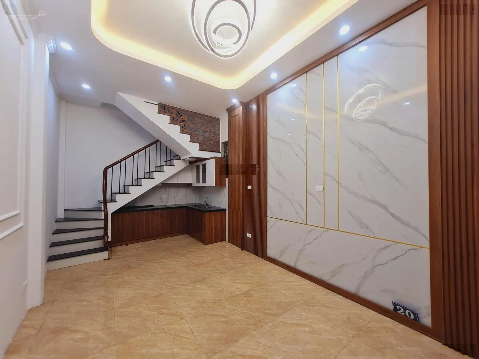 Cực hiếm! Cù Chính Lan 28m2 5 tầng chỉ 7.3 tỷ ngõ thông ô tô kinh doanh