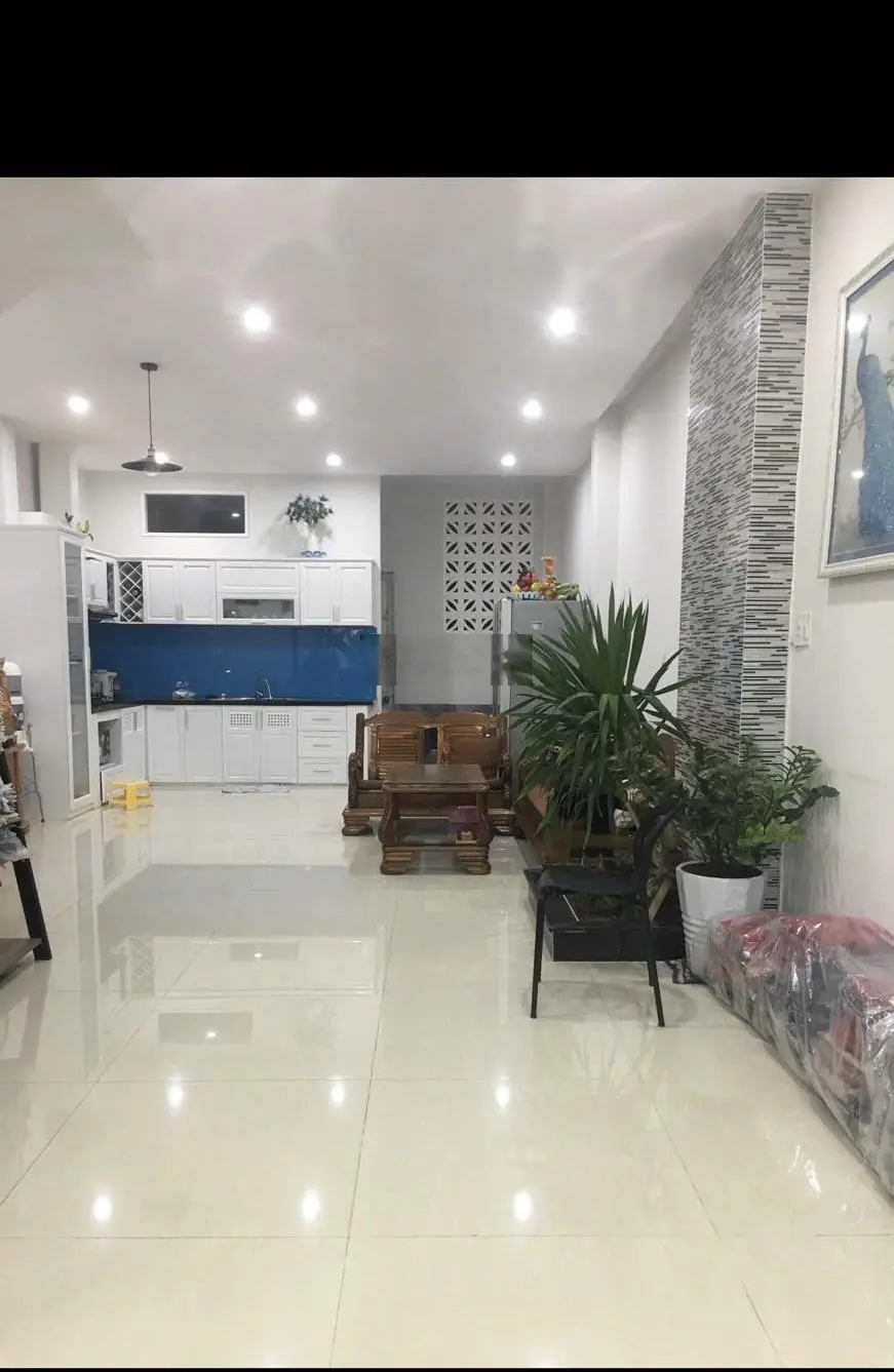 Chính chủ cần bán nhà 3 tầng mặt tiền Ngô Văn Sở đối diện Long Châu đang cho thuê tốt