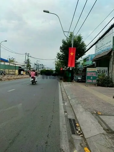 Chọn lọc nhà phố mặt tiền đường lớn, giá khoảng 10 tỷ.