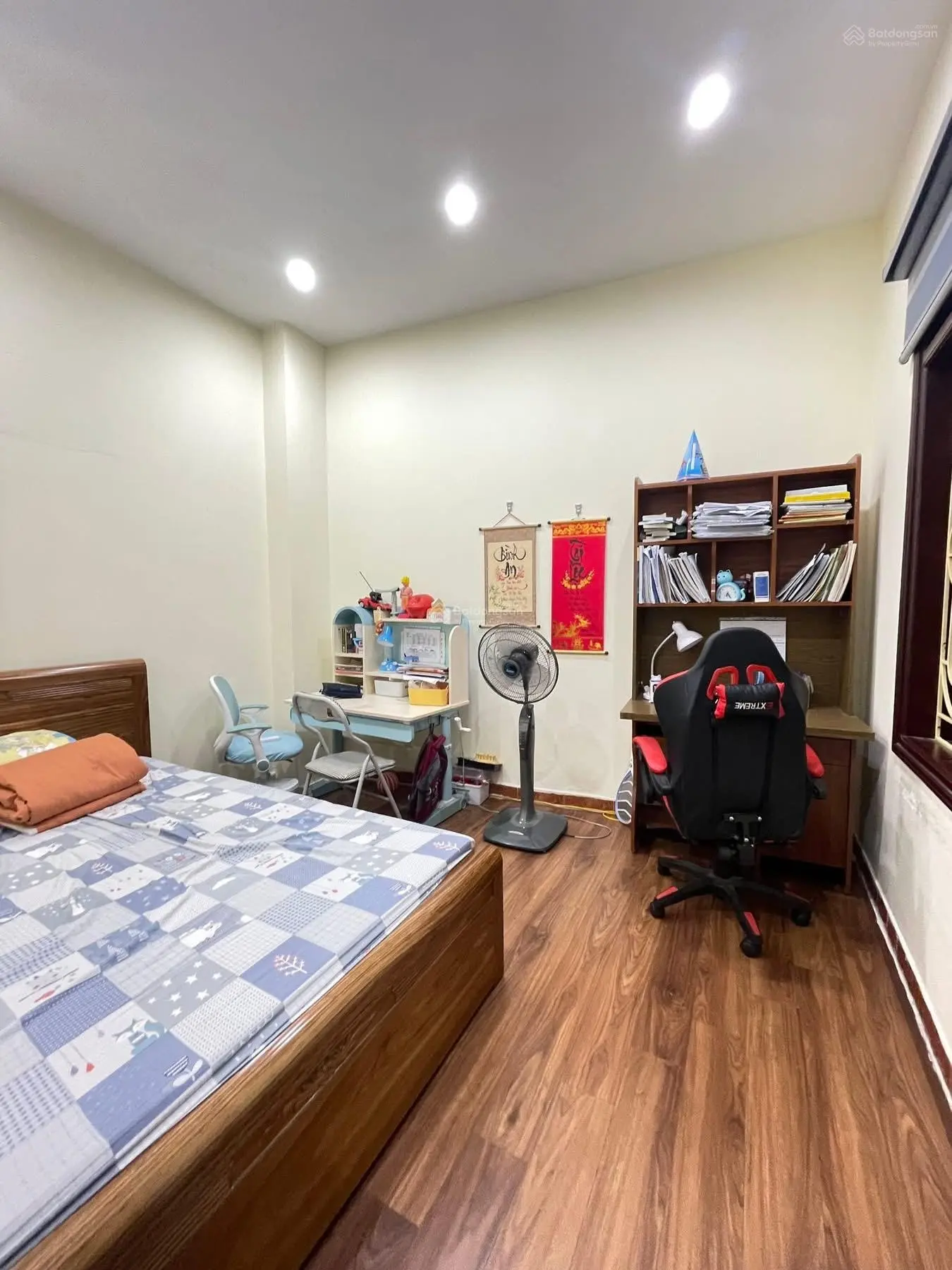Cần bán nhanh nhà phố Cổ Nhuế - lô góc - gần phố - ngõ rộng DT= 45m2 - 3T - MT 4,1m / giá 8,2 tỷ