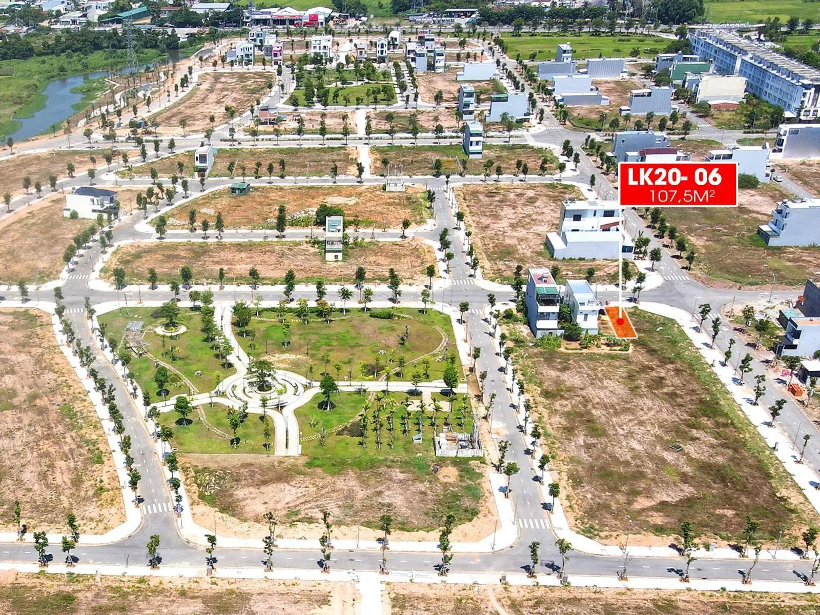 Chính chủ lô hướng đông 125m2 sạch đẹp trục chính 24m giá siêu tốt