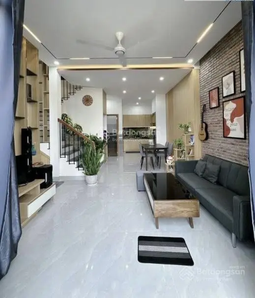 Bán gấp nhà Hoàng Hoa Thám, P.12, Tân Bình. DT 44m2. SHR, pháp lí chuẩn. giá 2,25 tỷ