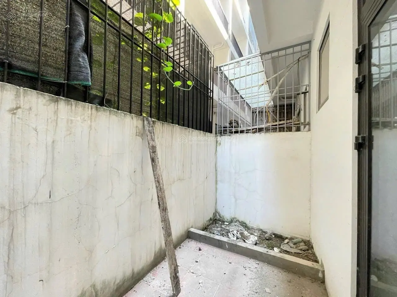 Bán LK Đức Giang, ôtô đỗ cửa, gần trường - chợ, full tiện ích