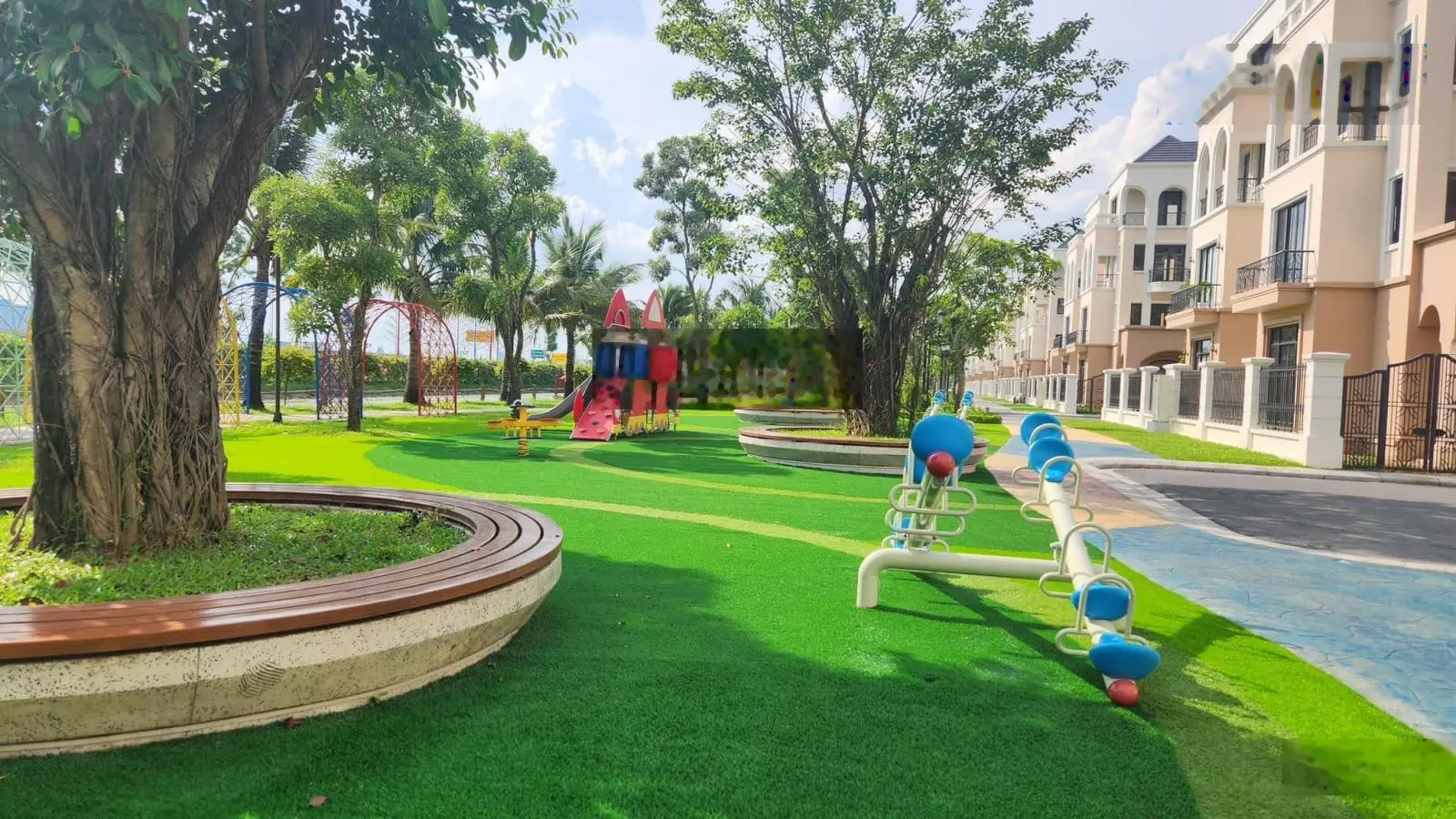 Chính chủ bán căn liền kề 48m2 phân khu Chà Là giá 6 tỷ liên hệ 0972 896 ***