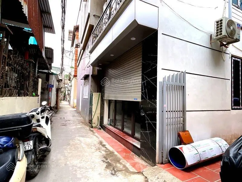 Bán nhà Đại Mỗ. Diện tích 43m2. X5 tầng. Giá: 5,6 tỷ, gọi ngay em Mừng: 0936936683 xem nhà chốt cọc