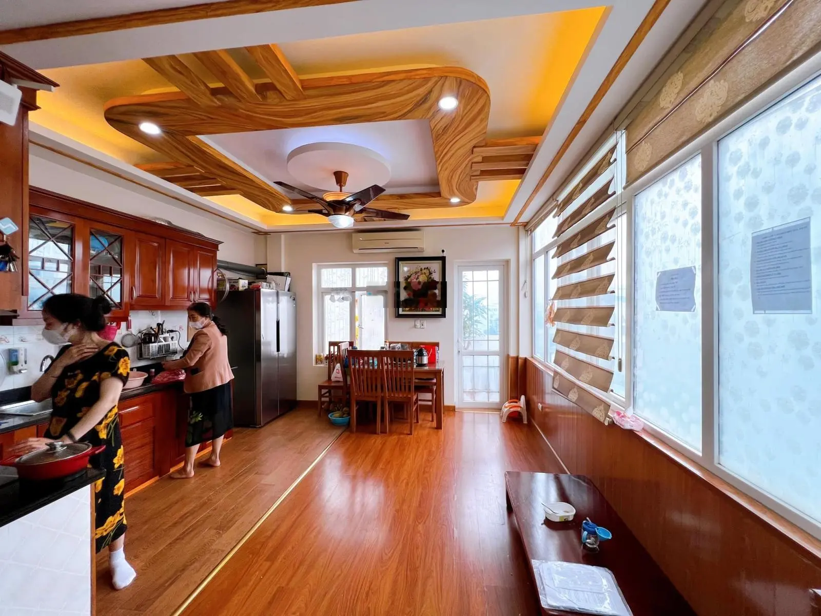 Bán nhà Hoàng Sâm, Phùng Chí Kiên, Cầu Giấy, Phân lô cấp tướng! 65m2, 7 chỗ, mặt tiền 6m, 14 tỷ