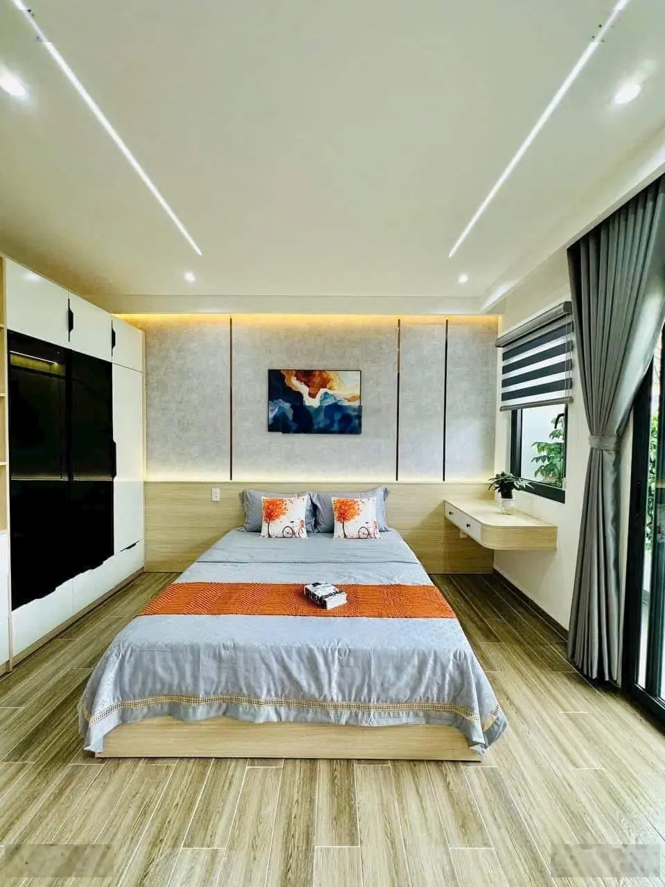 Tôi cần bán nhà đinh công tráng,quận 1-giá 3.4tỷ/82m2(5x16.4m). sổ sẵn. đang cho thuê 32 triệu