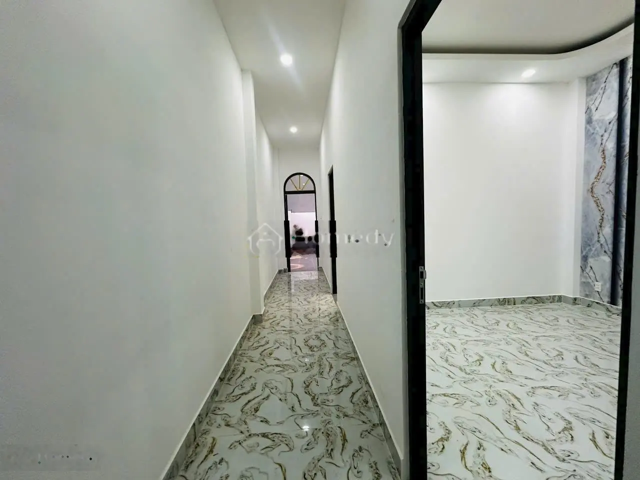 chủ cần bán gấp căn nhà mặt tiền kinh doanh ngay trung tâm