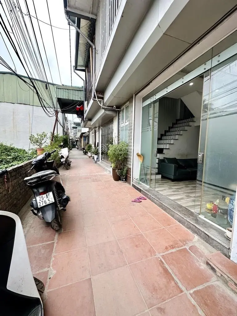 Siêu phẩm nhà dân xây 3 tầng, ngõ ô tô, kinh doanh, thửa đất vuông, mặt tiền rộng, chủ hợp tác bán