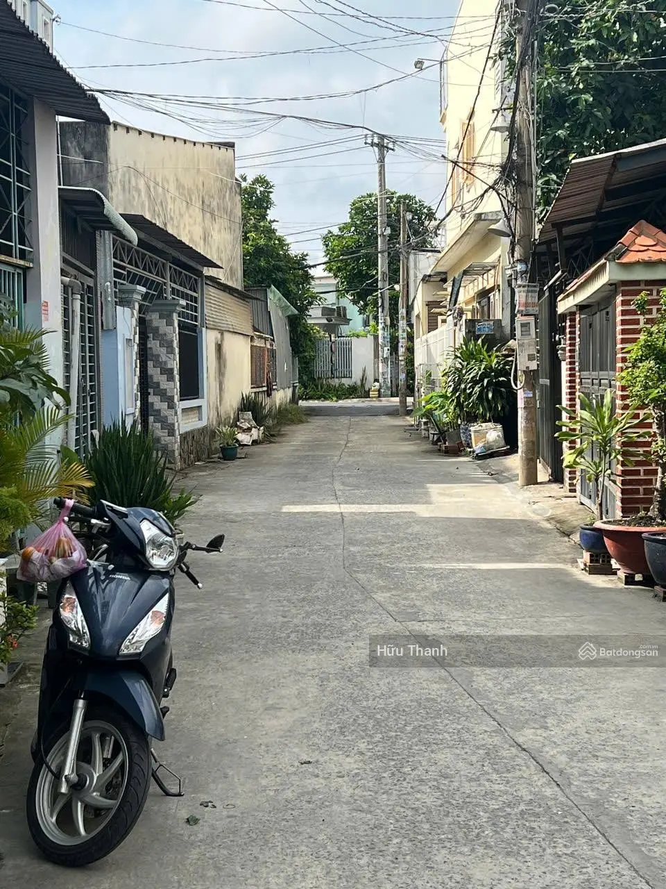 Ra nước ngoài cần bán căn 1L/1Tr. đường 1/Lê Thị Hà. 68,6m2/ 1ty450, SHR. Cách UBND xa 500m