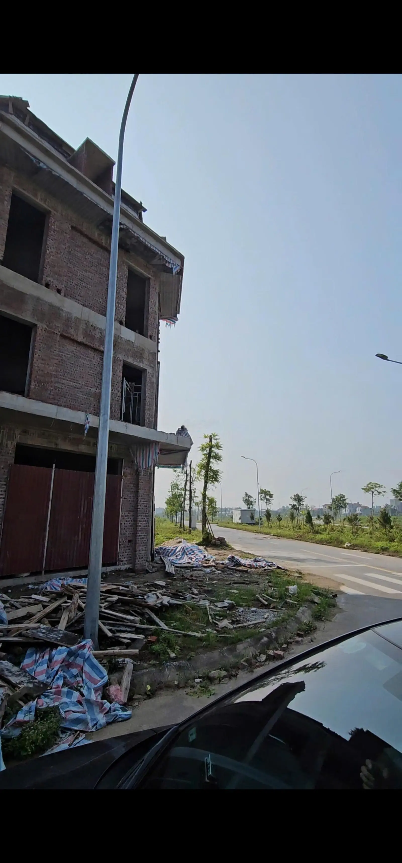 80m2 hướng đông nam, không vướng, không lỗi. Giá để bán 2.2 tỷ.