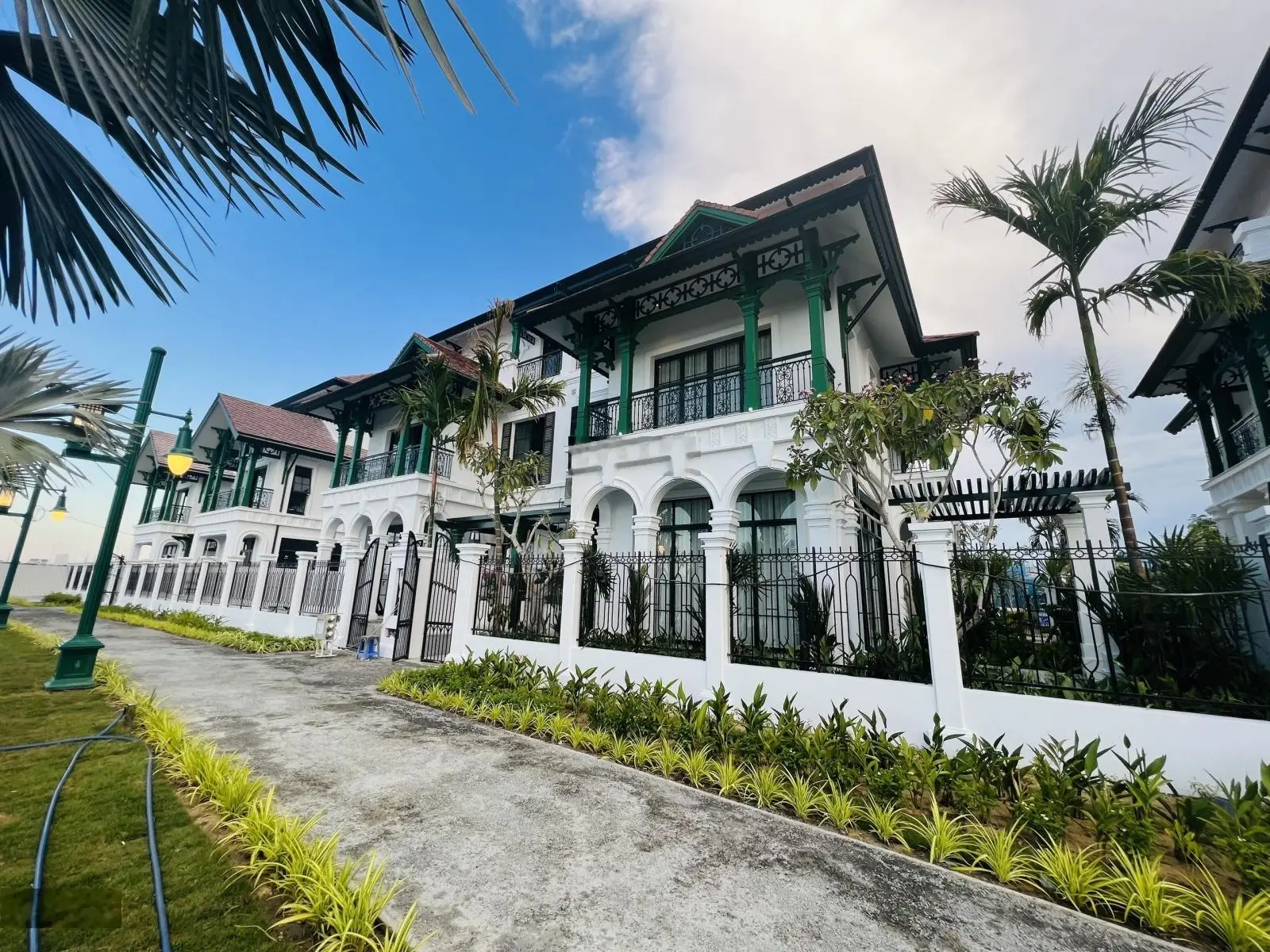 Bán biệt thự vip cạnh sông lễ hội sun hà nam 180m2 chỉ 2x tỷ sẵn sổ 2025 nhận nhà ck cao 0829 824 ***
