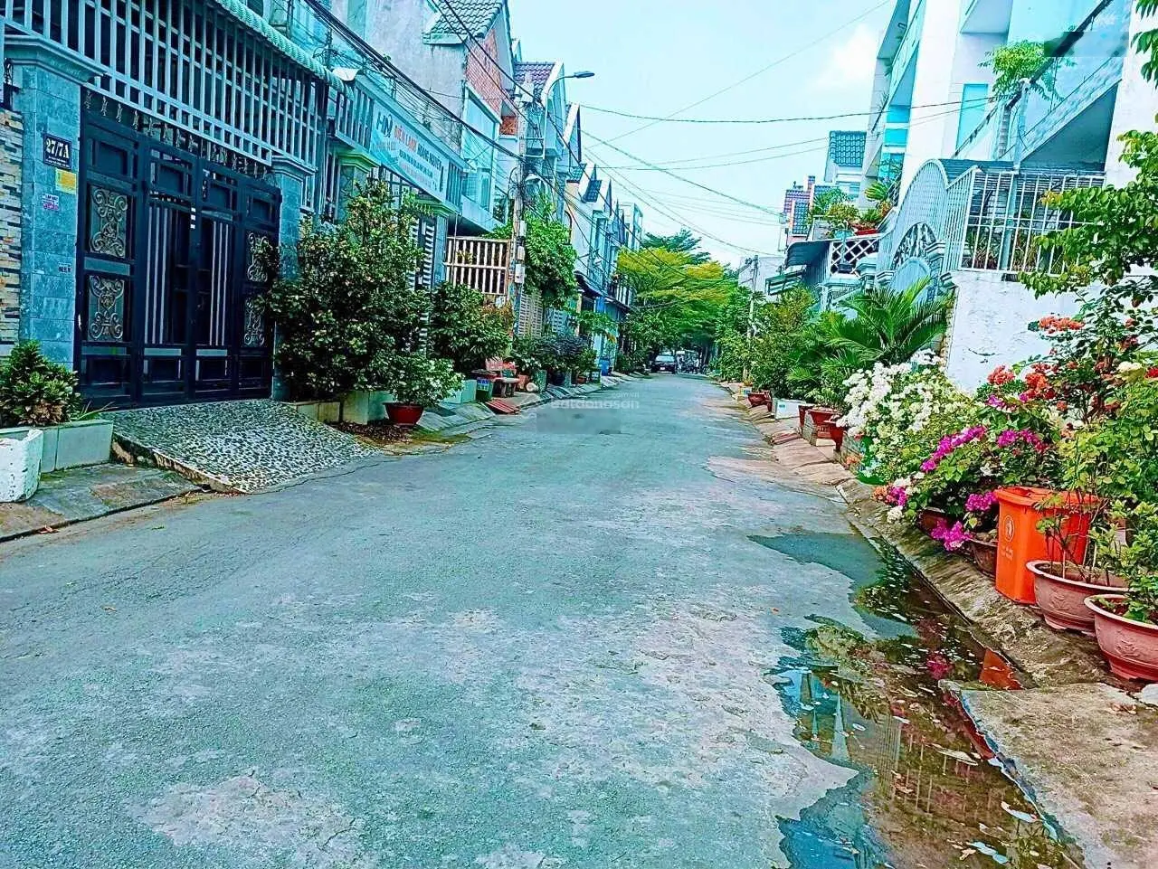 Siêu phẩm nhà phố Hóc Môn. DT 7x16m, Khu Nhà Phố. Đường nhựa 8m, 2 tấm. Cách Tô Ký 200m