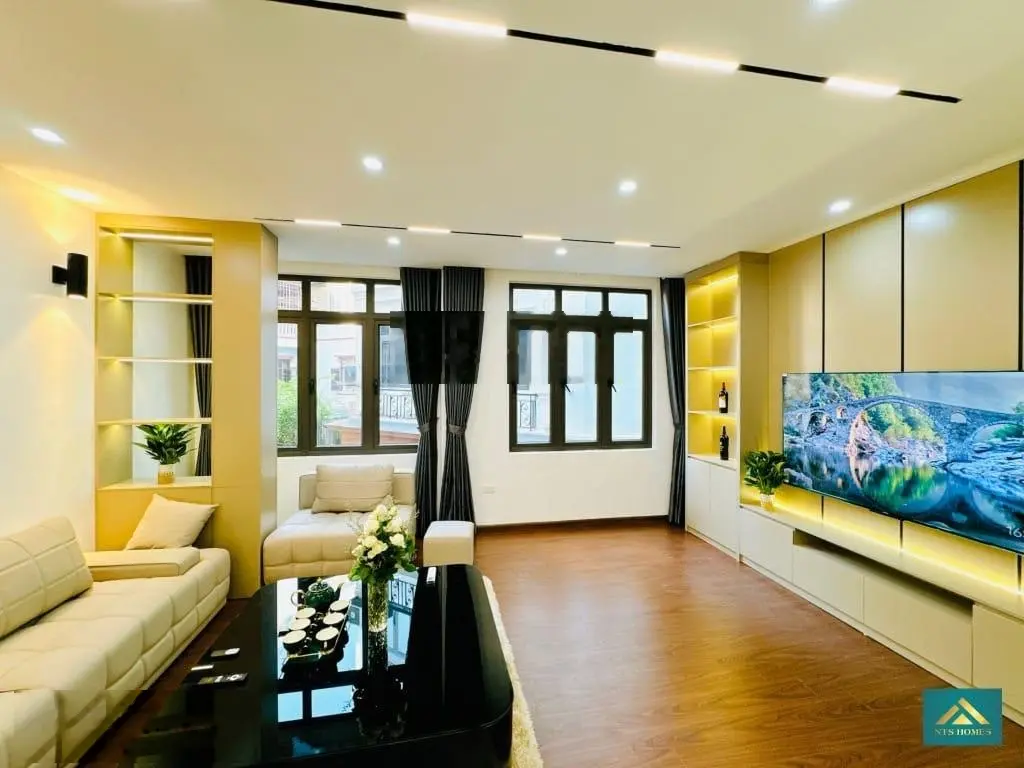 Bán nhà Tôn Đức Thắng - Đống Đa, kinh doanh, ô tô tránh, DT 54m2 x 4 tầng, MT 4,5m ngõ thông ở ngay
