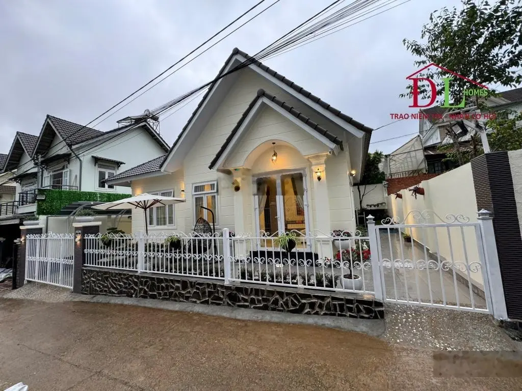 Bán biệt thự mới xây đường Trần Đại Nghĩa Phường 8 Đà Lạt có sân vườn rộng