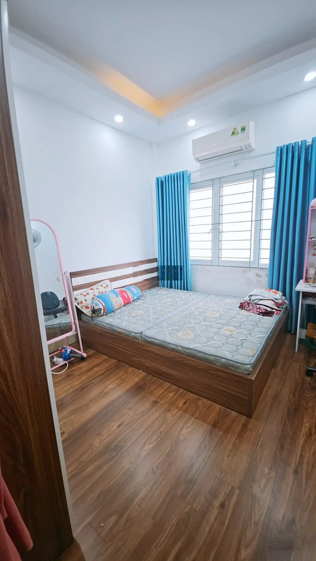 Tứ hiệp, nhà 4 tầng, dân xây, rộng_ thoáng: 42m* 4 tầng, chỉ nhỉnh 5 tỷ. hiếm khu vực. ngõ 3m.