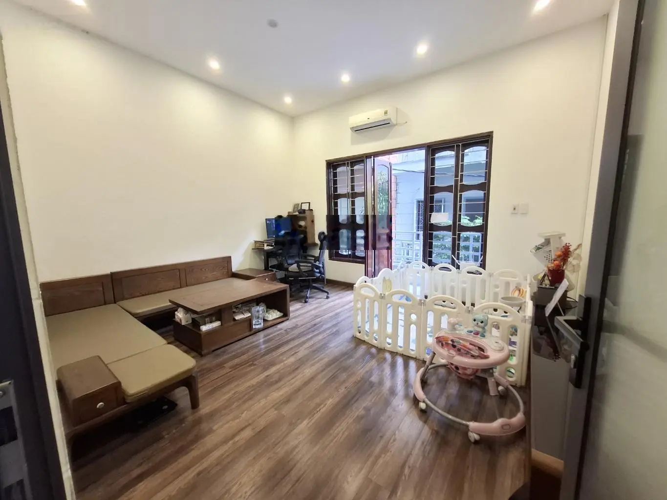 Bán nhà Trần Quốc Hoàn 2 thoáng trước sau - ô tô tránh vào nhà - phân lô 22 tỷ