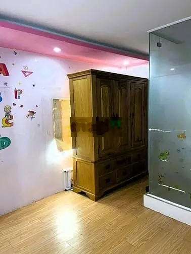 Bán nhà 81m2 có sân để ô tô mặt tiền đường 10 Linh Chiểu
