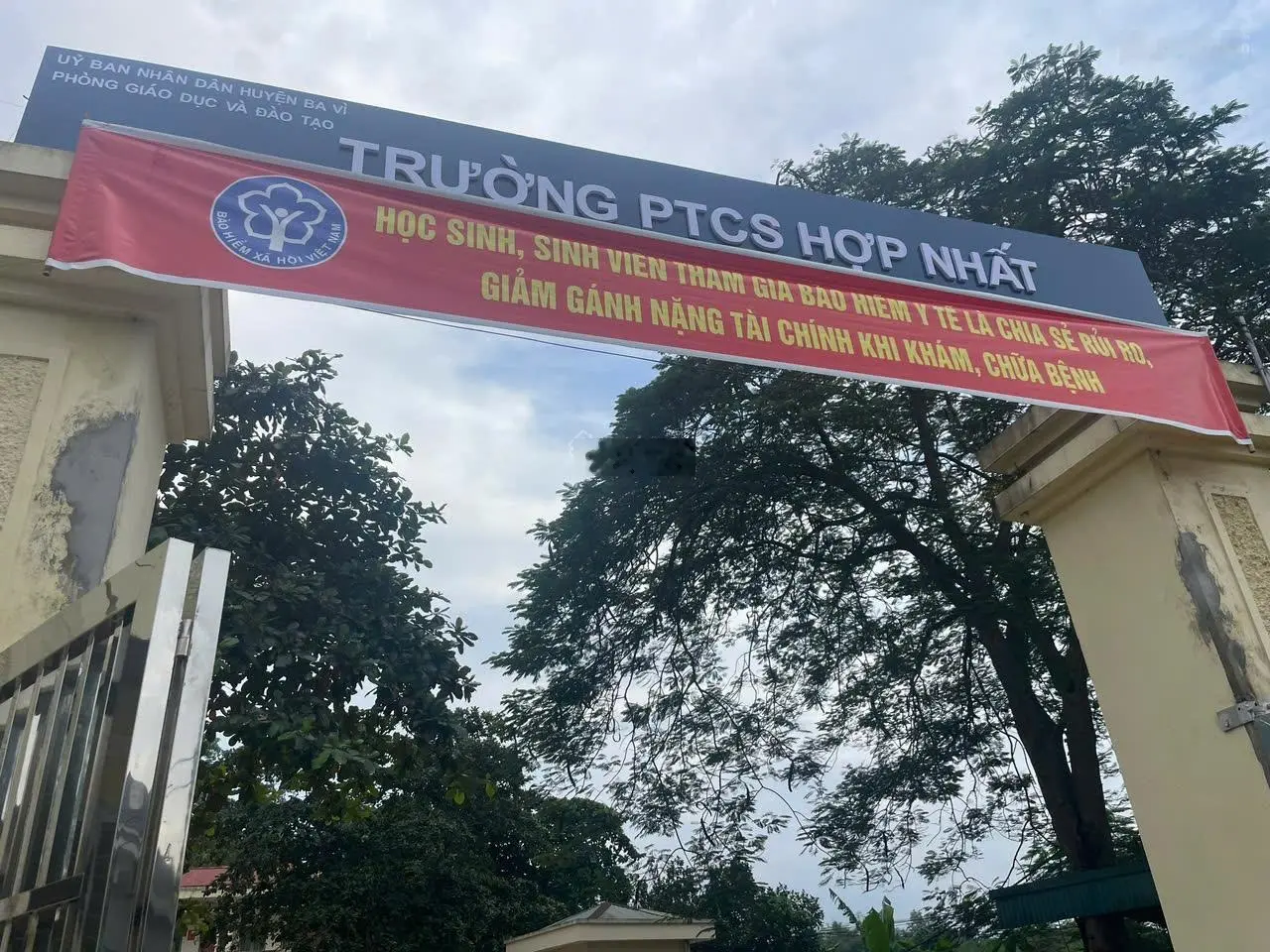 Chính chủ bán đất nghỉ dưỡng, homestay, lbiệt thự trung tâm xã Ba Vi, lưng tựa núi, view sông