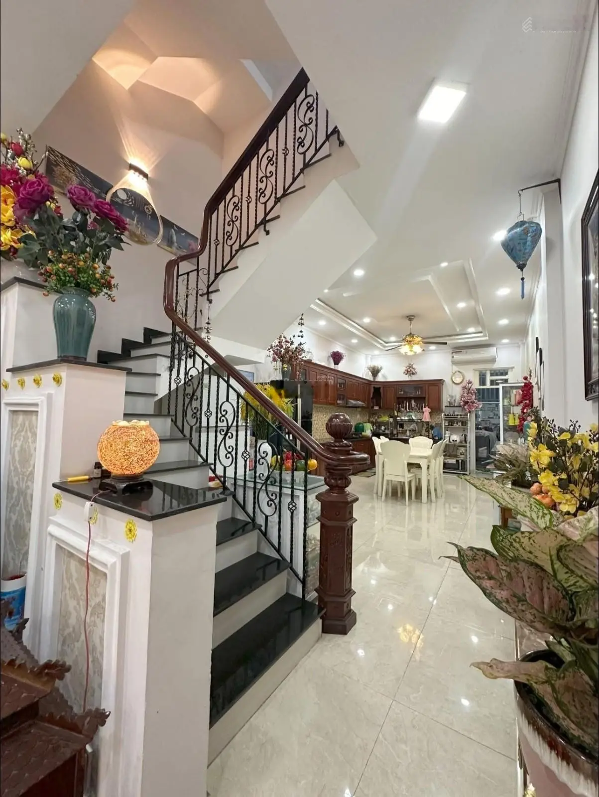 Siêu phẩm nhà đẹp - kts thiết kế - mặt tiền hxt tránh 10m thông kinh doanh -hiệp bình phước-
