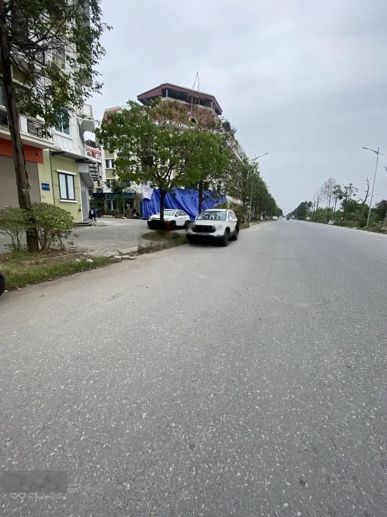 Bán nhà liền kề Phú Lương Hà Đông. Đt 65m2x5 tầng. Giá bán : 17.3 tỷ