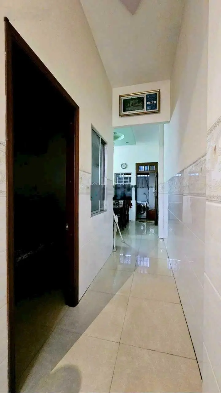 Nhà mặt tiền kinh doanh 4 tầng 4,2x22m2 Trường Thọ, Thủ Đức