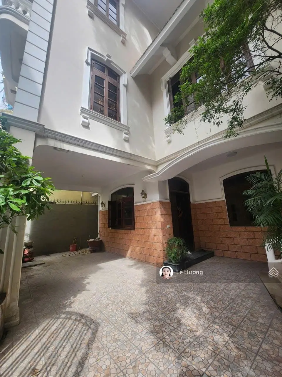 Biệt thự siêu vip - lô góc 3 mặt thoáng - gara ô tô đỗ cửa - 40m ra phố - sổ đẹp.