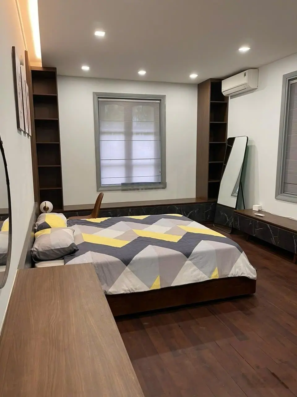 Chính chủ bán biệt thự Tô Ngọc Vân S 120m2 x 4.5 tầng, oto vào nhà, ngõ vip nhất phố