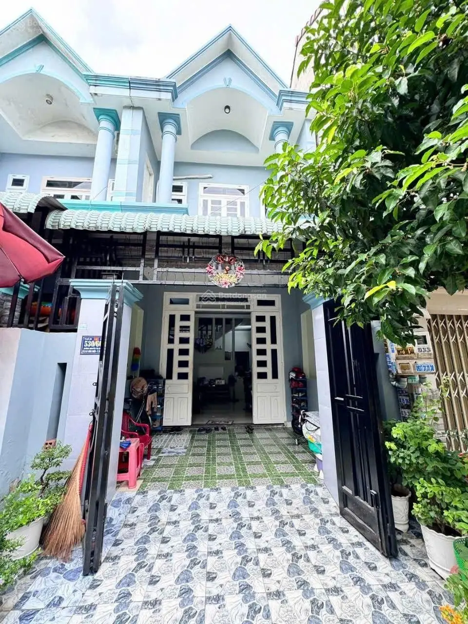 Nhà lầu trệt đường xe hơi, gần bến xe Tân Đông Hiệp