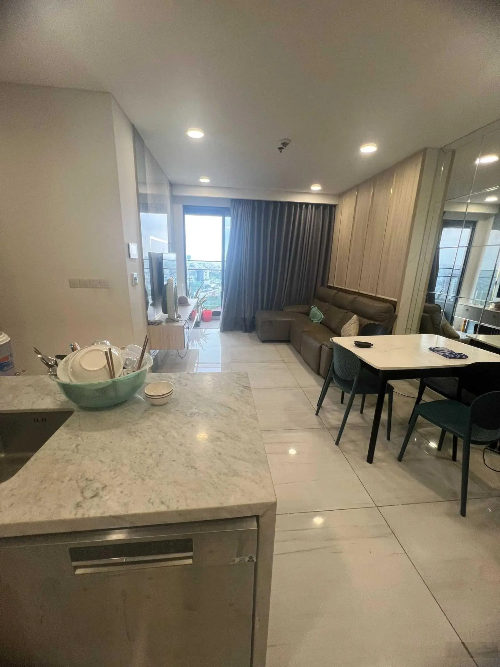 Bán căn hộ Kingdom 101, Block A, 2PN, 2WC, 72m2, full nội thất giá: 5 tỷ 5 (bao sổ), 0908 435 ***