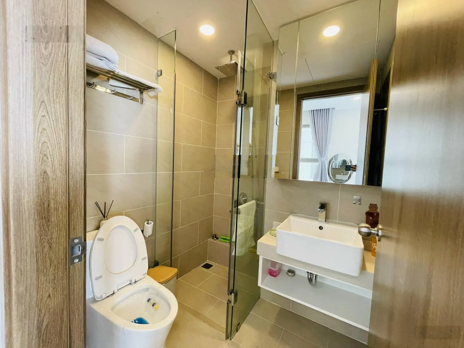 Mới nhận ký gửi ch green town q. bình tân dt 68m2 2pn 2wc tòa b3 giá 1tỷ760 tl view nội khu