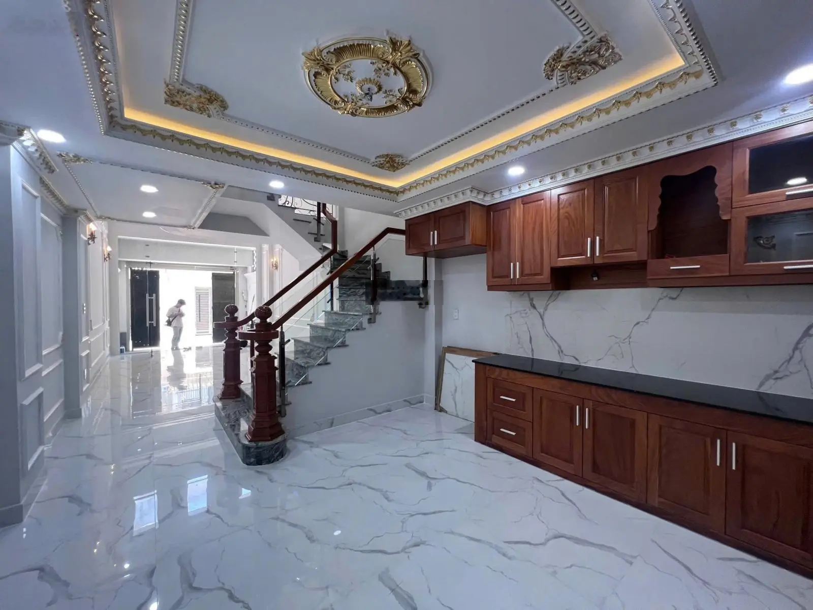 Bán nhà đường số 30, P.Linh Đông, Thủ Đức. Hẻm xe hơi, nhà 1 trệt 2 lầu, Lửng, 4PN 5WC + Phòng thờ
