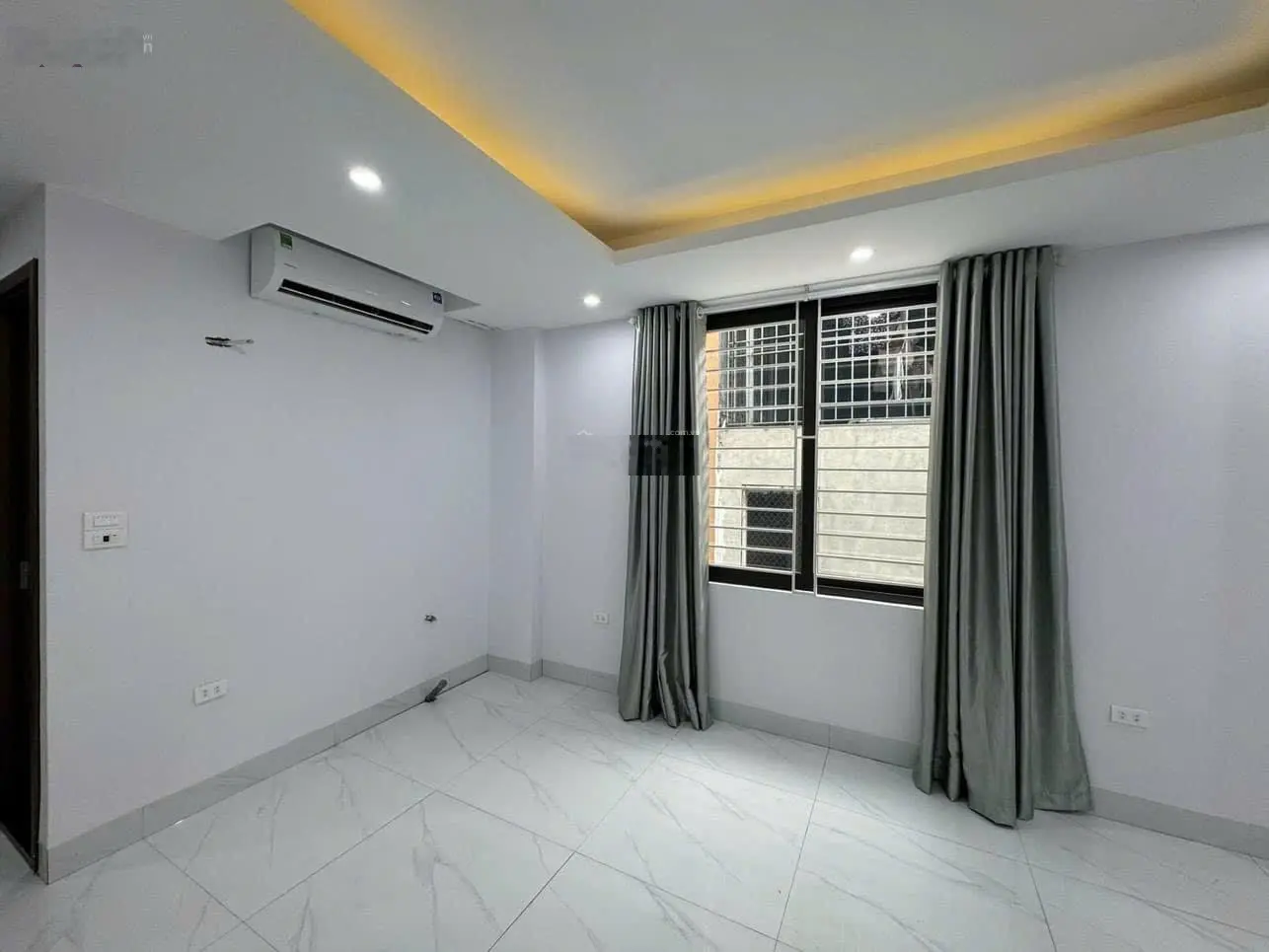 Nhà 7 tầng, thang máy, lô góc, Mễ Trì Hạ 52m2, ôtô tránh kinh doanh, giá: 17.6 tỷ, LH: 0968371359