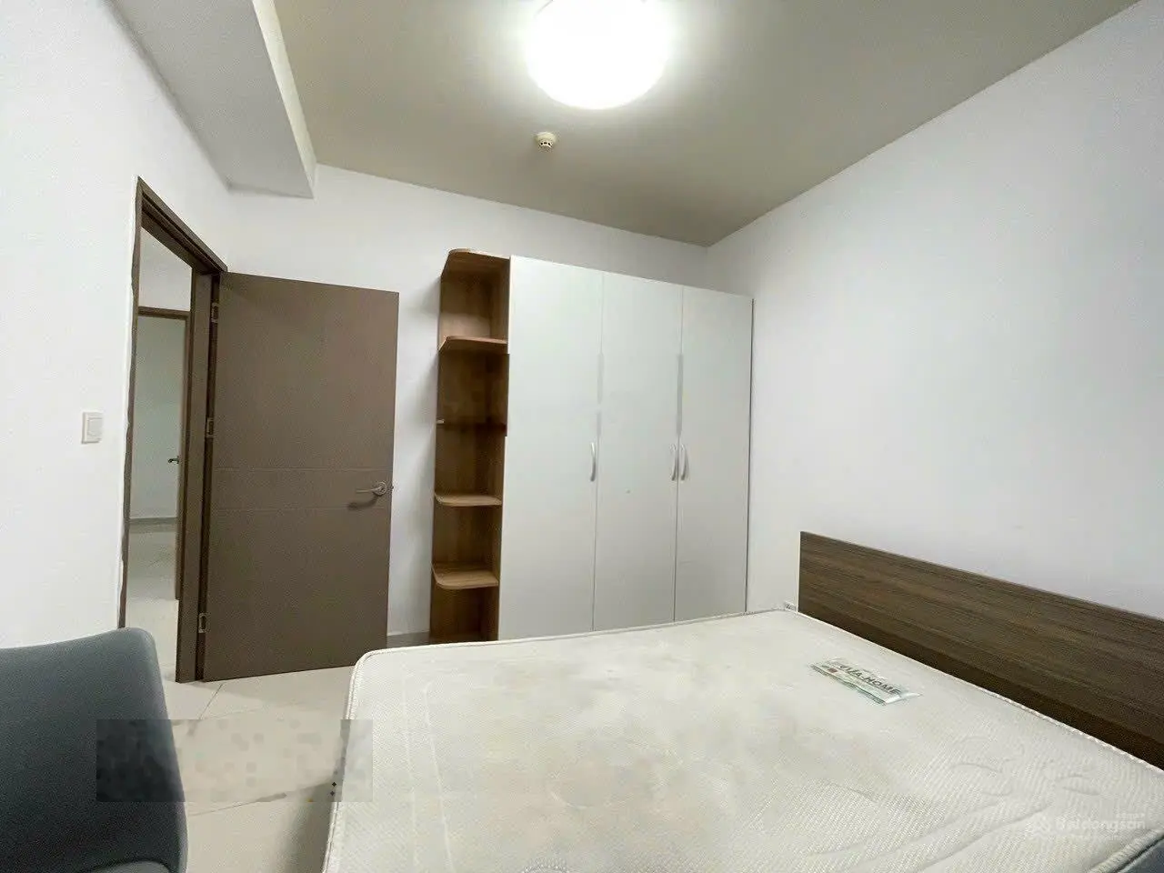 Bán căn hộ The Eastern, đường Liên Phường, quận 9. Căn góc 3 phòng ngủ và 2 WC full nội thất
