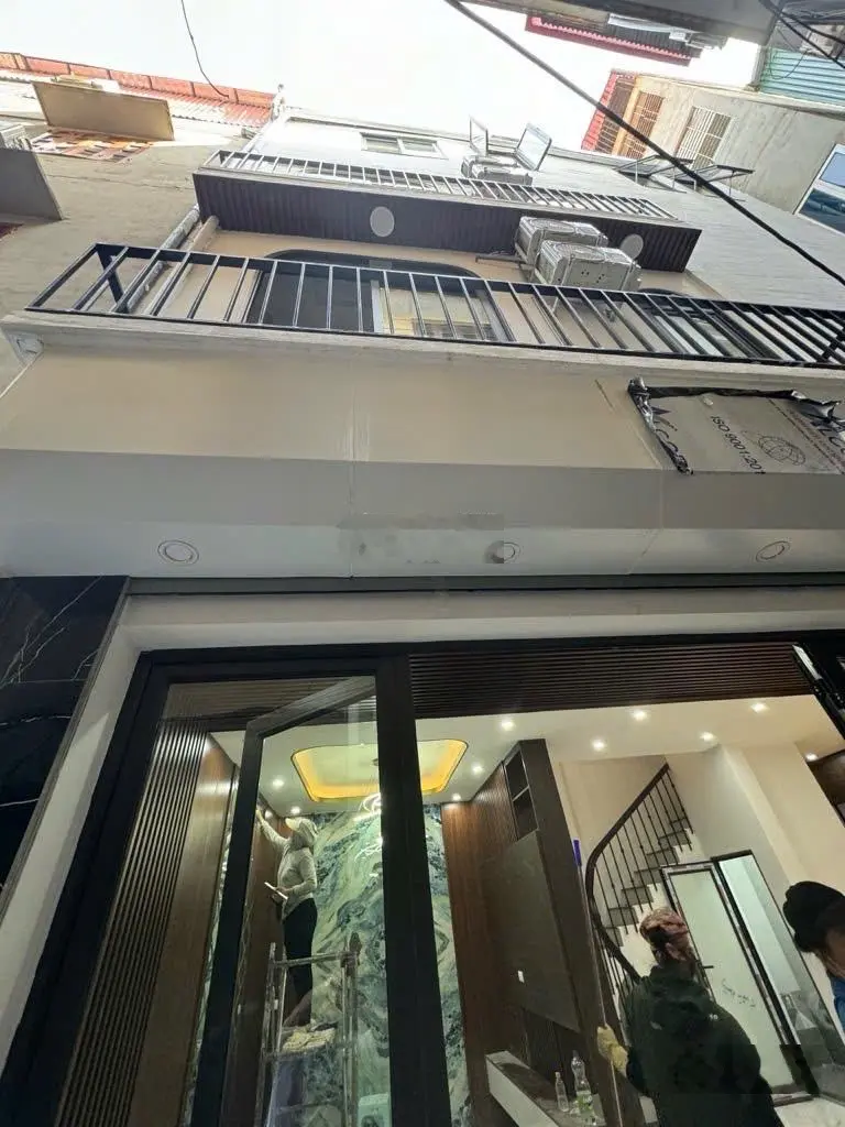 Vương thừa vũ - ô tô tránh sát nhà - khu quân đội - dt: 50m2; mt: 8.6 m - nhỉnh 10 tỷ